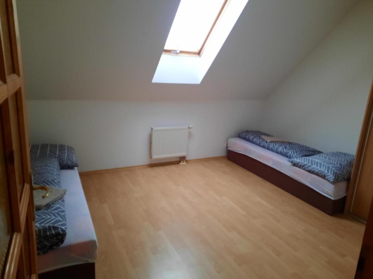 Apartman Chiarita Nemsova Exterior photo